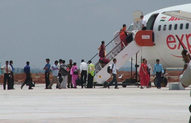 Air India flight controversy:Civil Aviation Minister apologizes for Air India flight delays