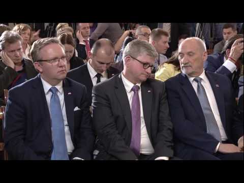 NATO Secretary General with the President of Poland, 07 JUL 2016, 2/3