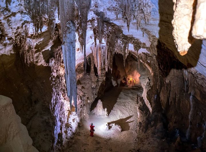 Check out this amazing photo of the cave where six astronauts are  spending six …