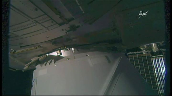 The SpaceX  #Dragon CRS-9 is now berthed to the International Space Station. Hat…