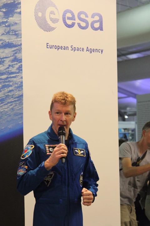 Full house in the  #SpaceZone at the Farnborough International Airshow for Tim P…