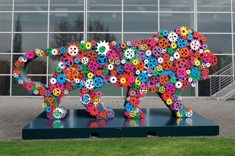 ‘India is a bright spot amid global gloom,’ says @WorldBank’s @JimYongKim.  #Mak…