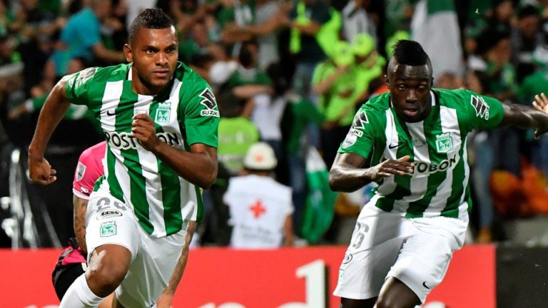 Borja the hero as @nacionaloficial crowned #CopaLibertadores kings  …