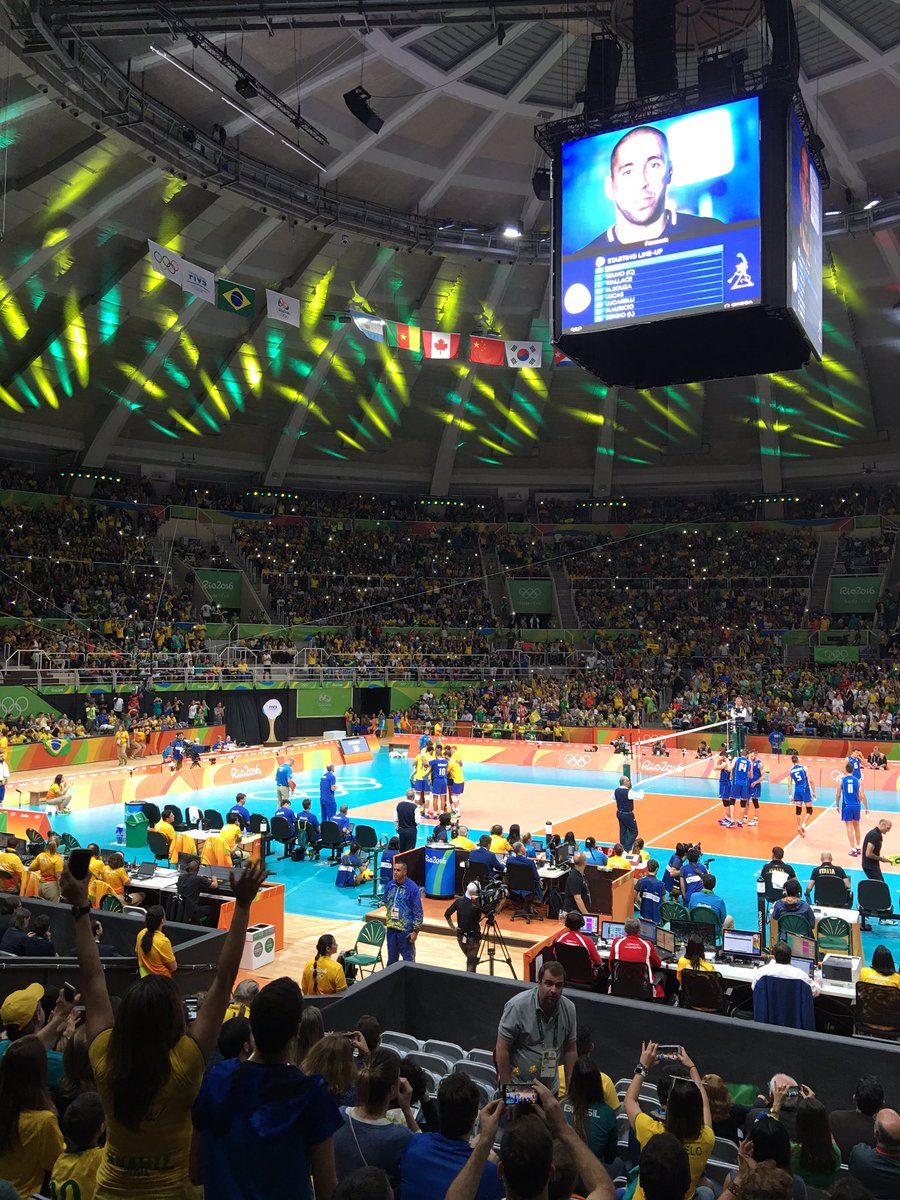 It is about to start! #volleyball #bra #ita #rio2016 …