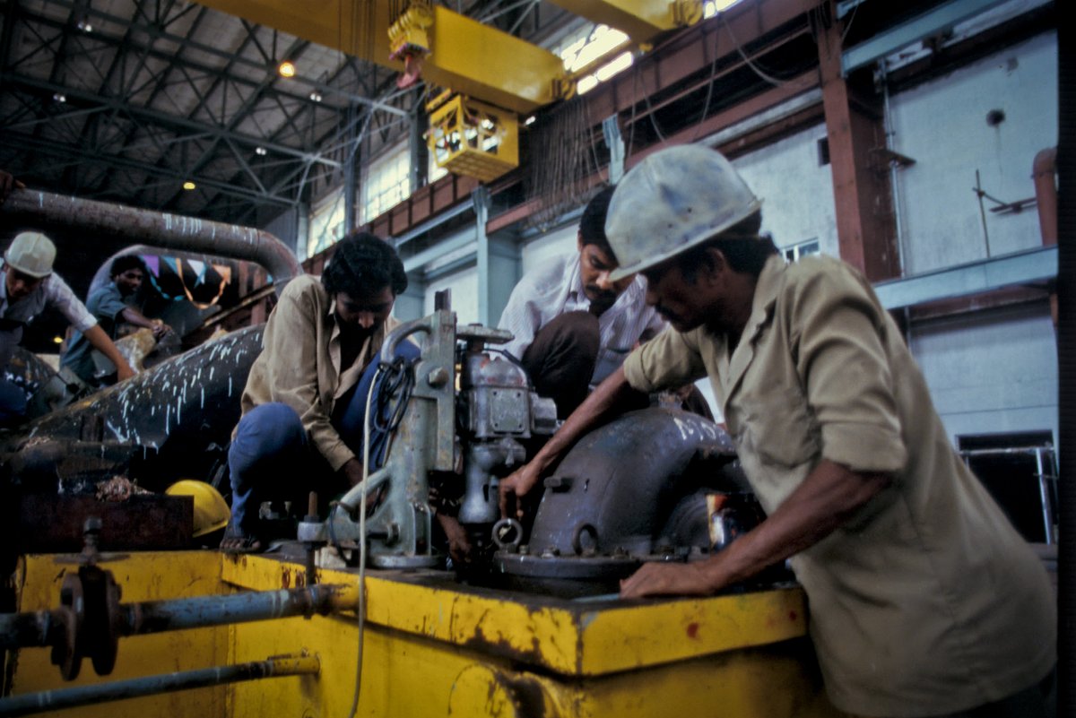 #India is seeking to create 100 million manufacturing jobs in ten years   #MakeI…