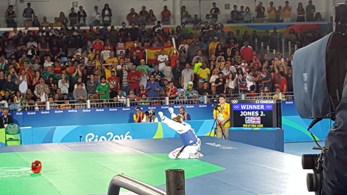 Jade Jones (#GBR) wins #gold in women’s -57kg taekwondo. Congrats! #Olympics #ta…