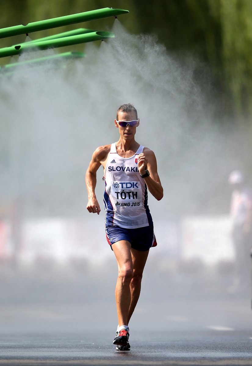 .@TothMatej (#SVK) wins #gold in men’s 50km race walk! Time=3:40:58  #Athletics …