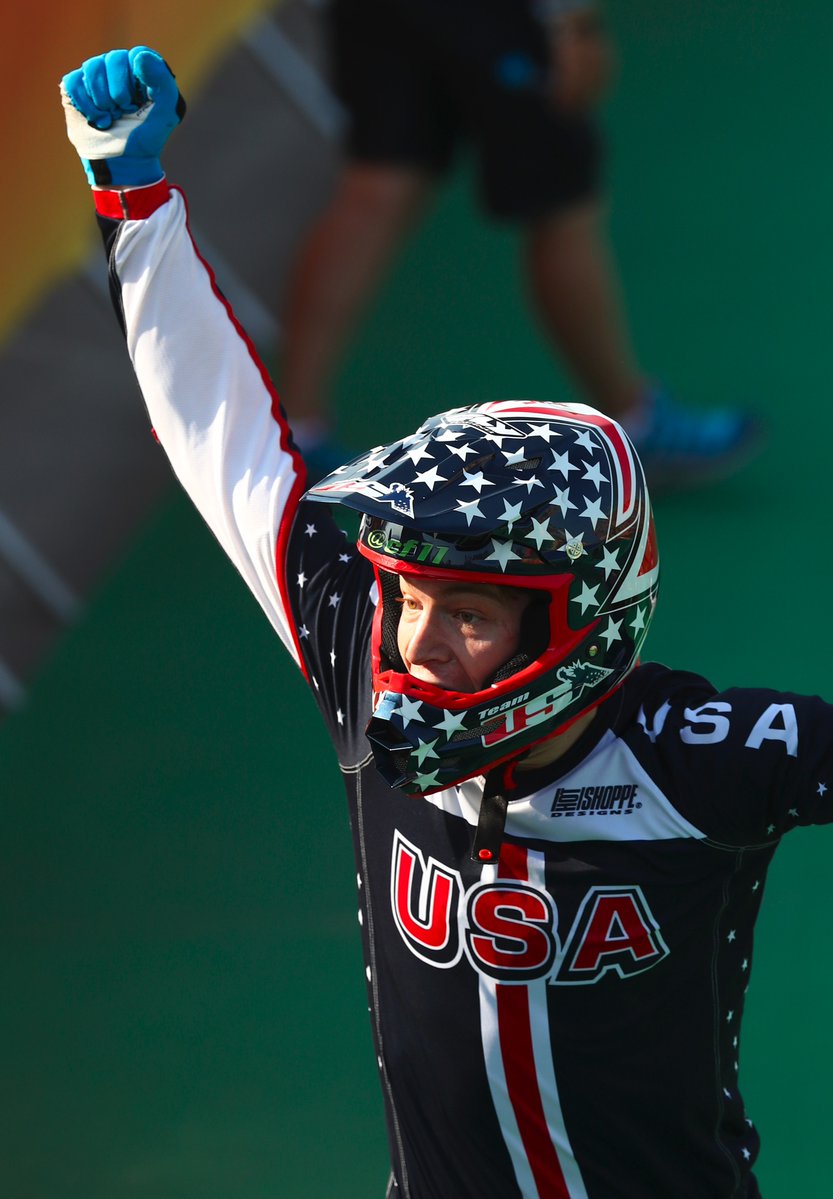 .@cfields (#USA) wins #gold in men’s #CyclingBMX ! Time = 34.642
#Olympics …