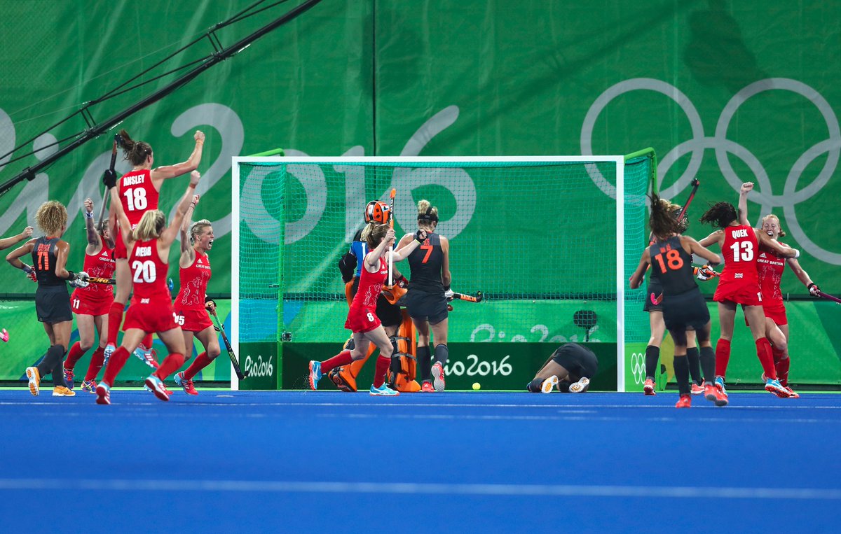 #GBR wins in a shoot out against #NED in #hockey to win #gold! #Olympics #Rio201…