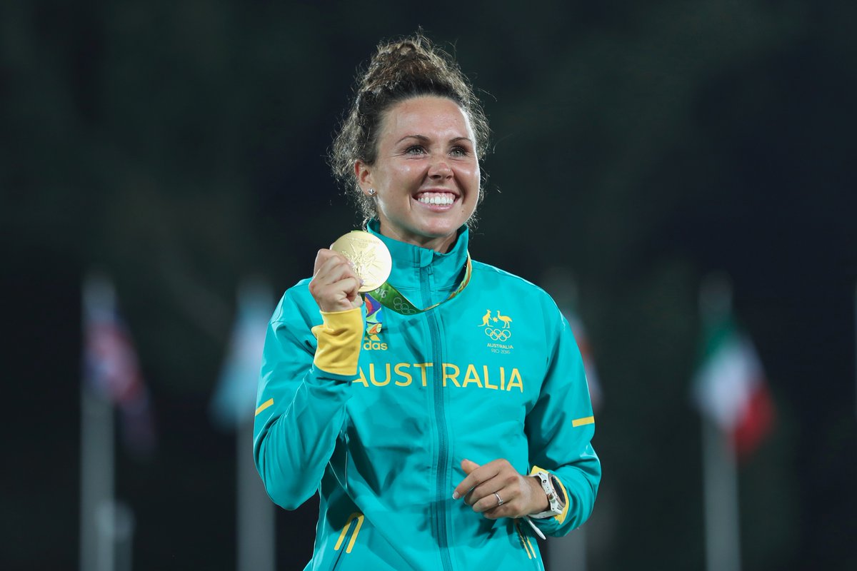 .@chloeesposito91 (#AUS) wins #gold in #modernpentathlon tying the OR with 1372 …