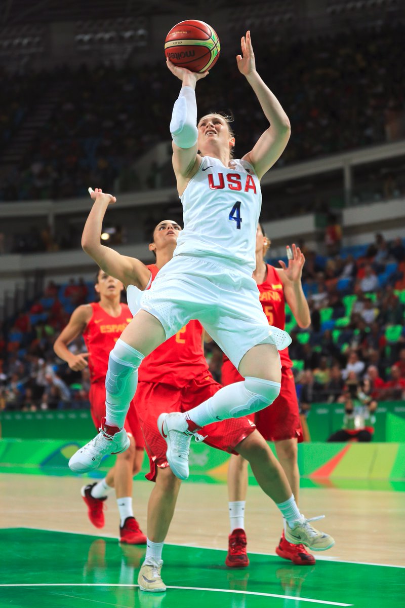 Halftime! #USA leads #ESP 49-32
Women’s #basketball #gold medal game
#Olympics …