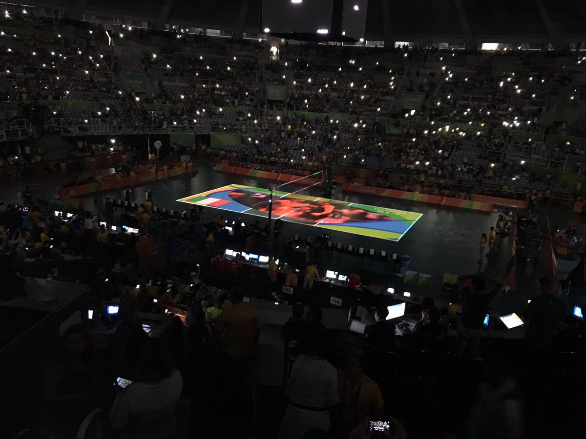 :-o #volleyball men’s  #gold medal match is about to start! Good luck to all the…