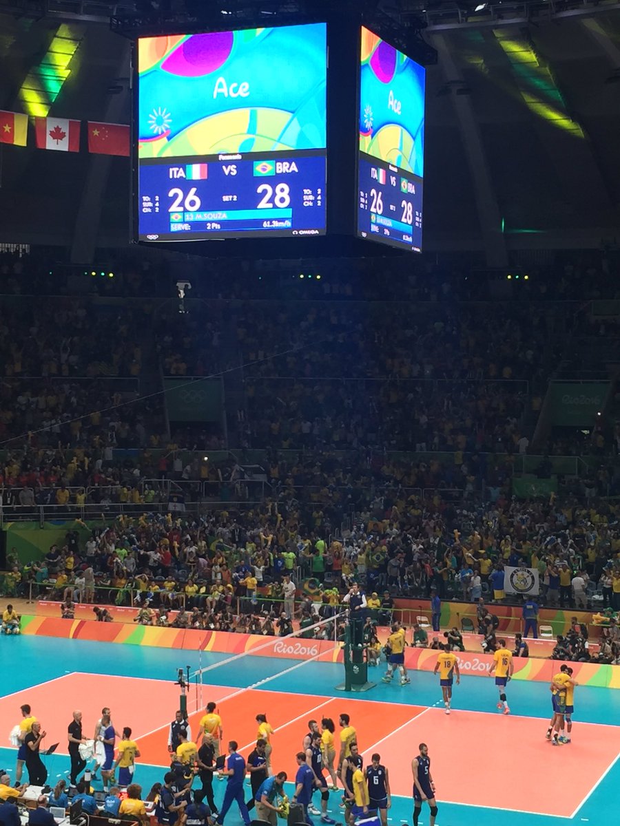 What a set!! 28-26 to #BRA! #ITA #volleyball #gold …