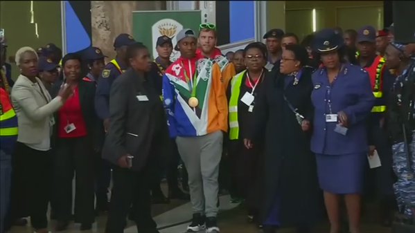 A hero’s welcome for @caster800m #Rio2016  …