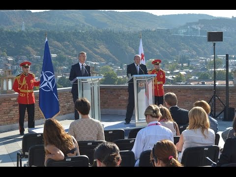 NATO Secretary General with the President of Georgia, 08 SEP 2016