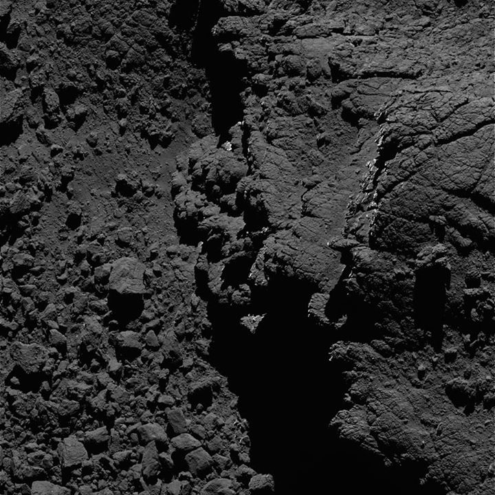 The Rosetta Mission is now down to 4.6 km from Comet 67/P, this view taken on 27…