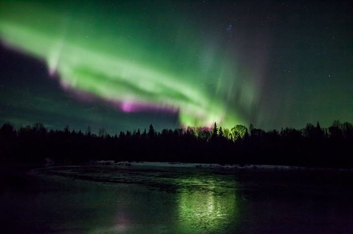 Auroras are seen moving to the rhythms of Earth’s magnetic f…