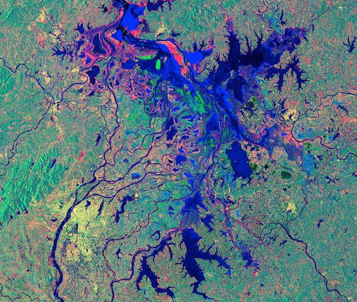 Southern China’s Poyang Lake – the largest freshwater lake in the country – is p…