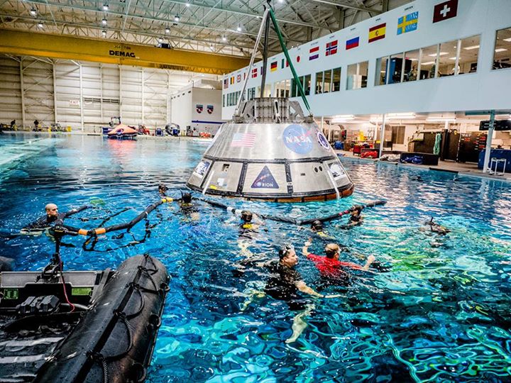 Not your normal swim session…a group of U.S. Navy divers, Ai…