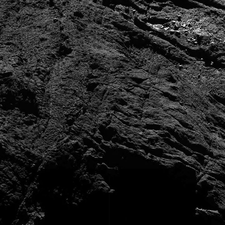 Comet  #67P again on 20 September, this time from a distance of 9 km! Resolution…