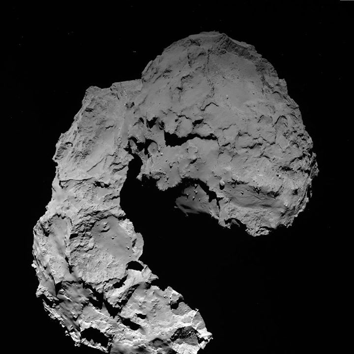 Earlier today… a striking OSIRIS wide-angle camera view of Comet #67P from 22….