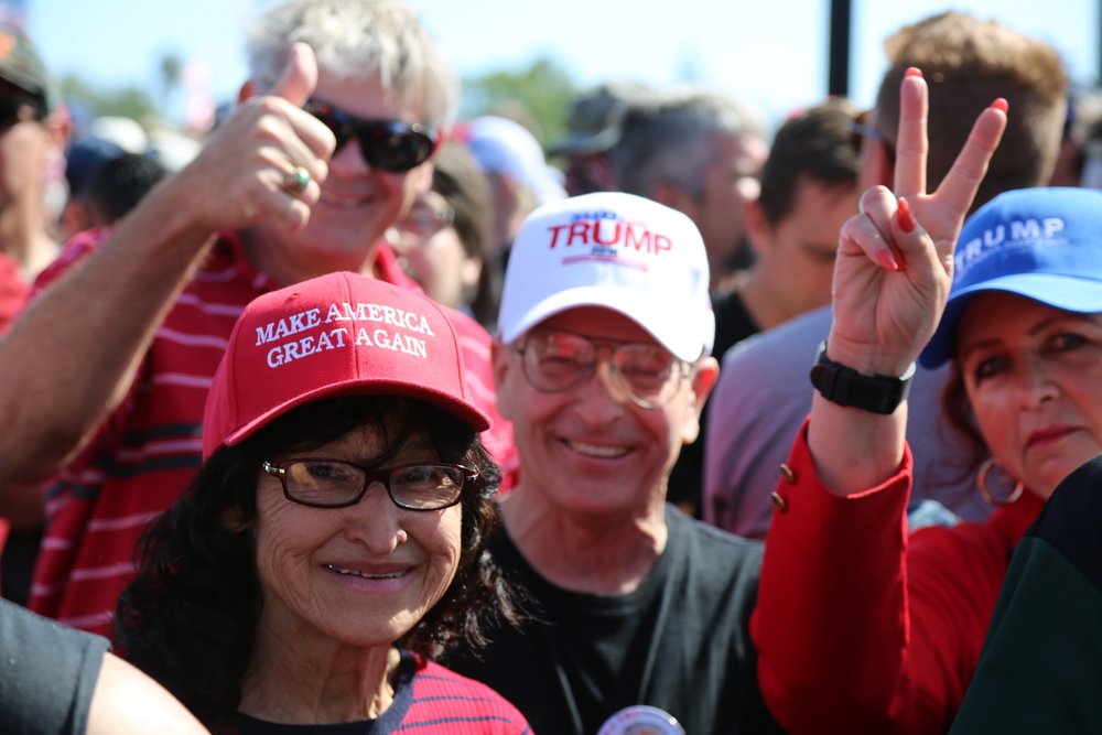 This week’s survey finds #Trump with a 6pt advantage among men & nearly tied…