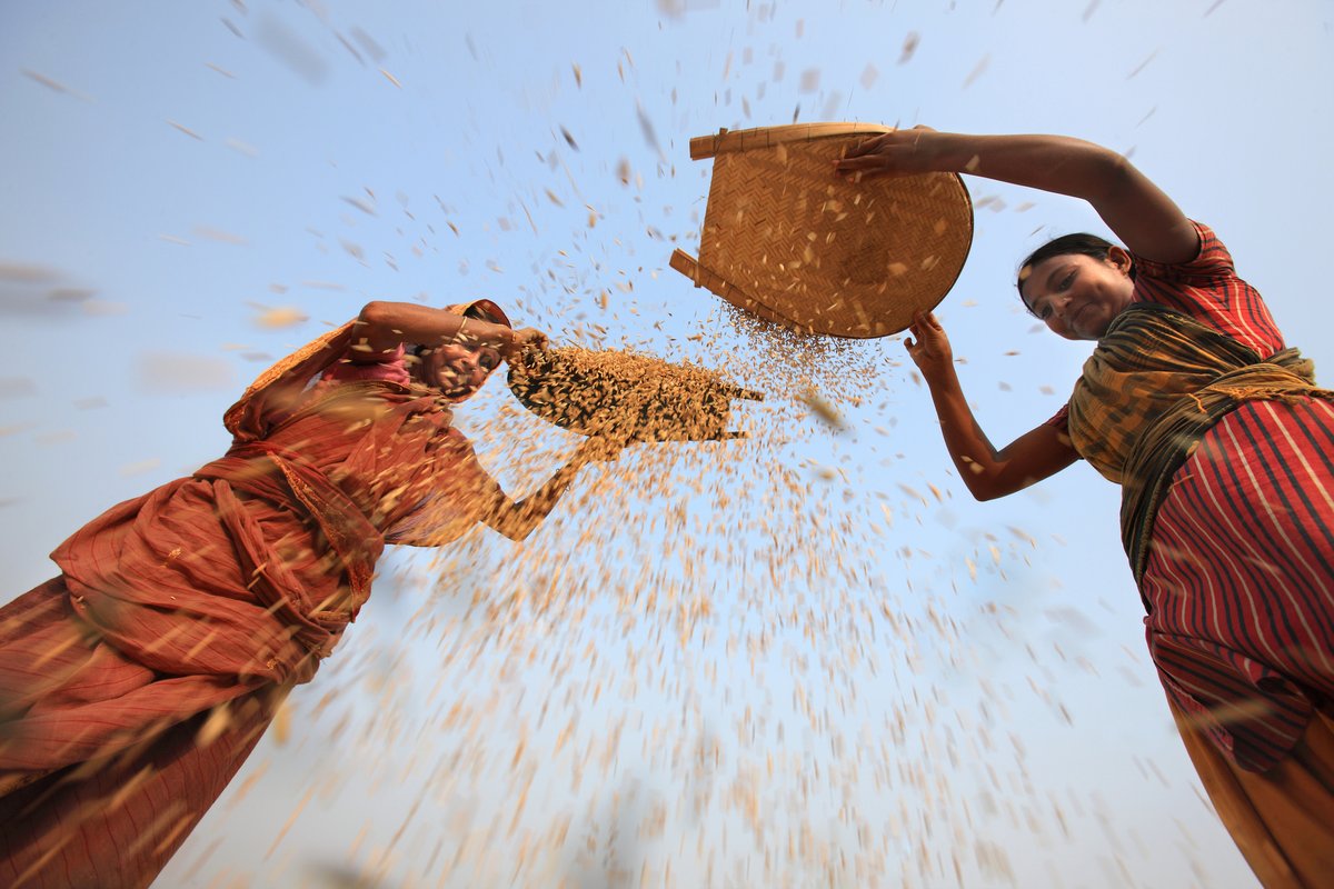 How do you achieve work-life balance? Watch the full interview with @ILO experts…