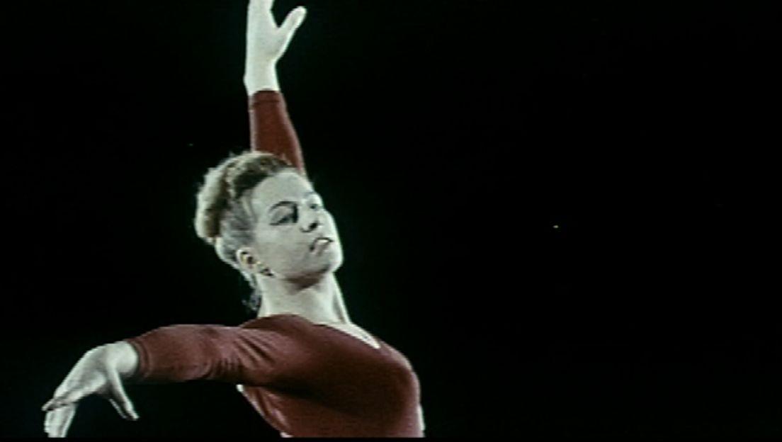Czech gymnast Vera Caslavska has passed away after a long fight with cancer. #RI…