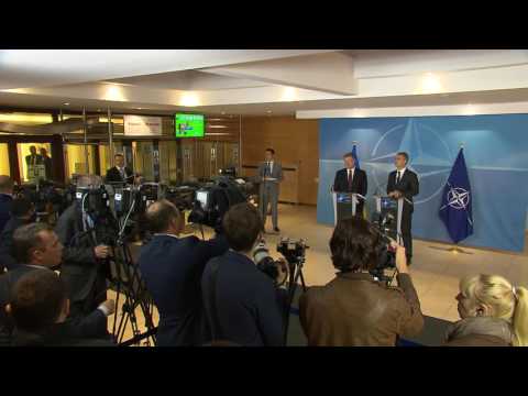 NATO Secretary General with the President of Ukraine, 20 OCT 2016