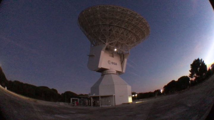 A beautiful ambient action shot of ESA’s 35m tracking dish at Cebreros, Spain, o…