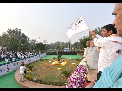 PM Modi at the flag-off ceremony of the Run for Unity 2016, New Delhi