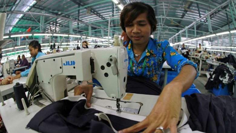 Cambodia Economic Update, October 2016: Enhancing Export Competitiveness