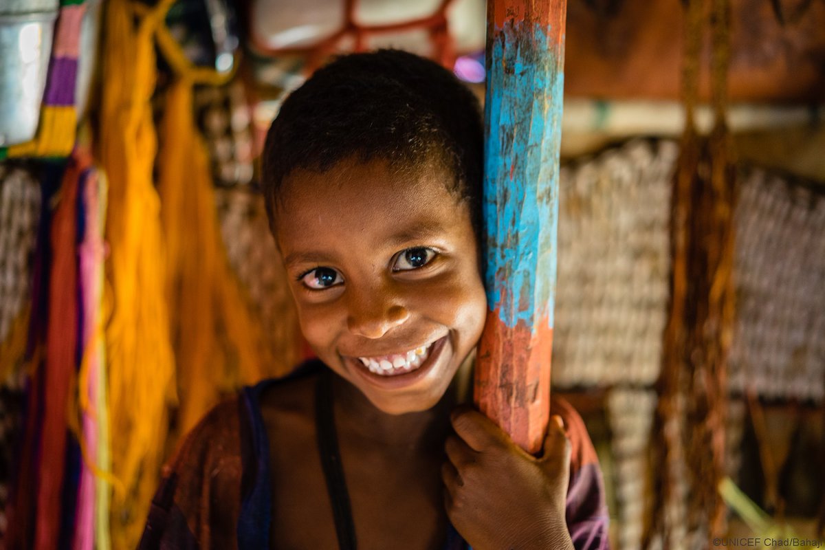 We hope you smile as much as this little one this weekend! Thanks to  @UNICEFCh…