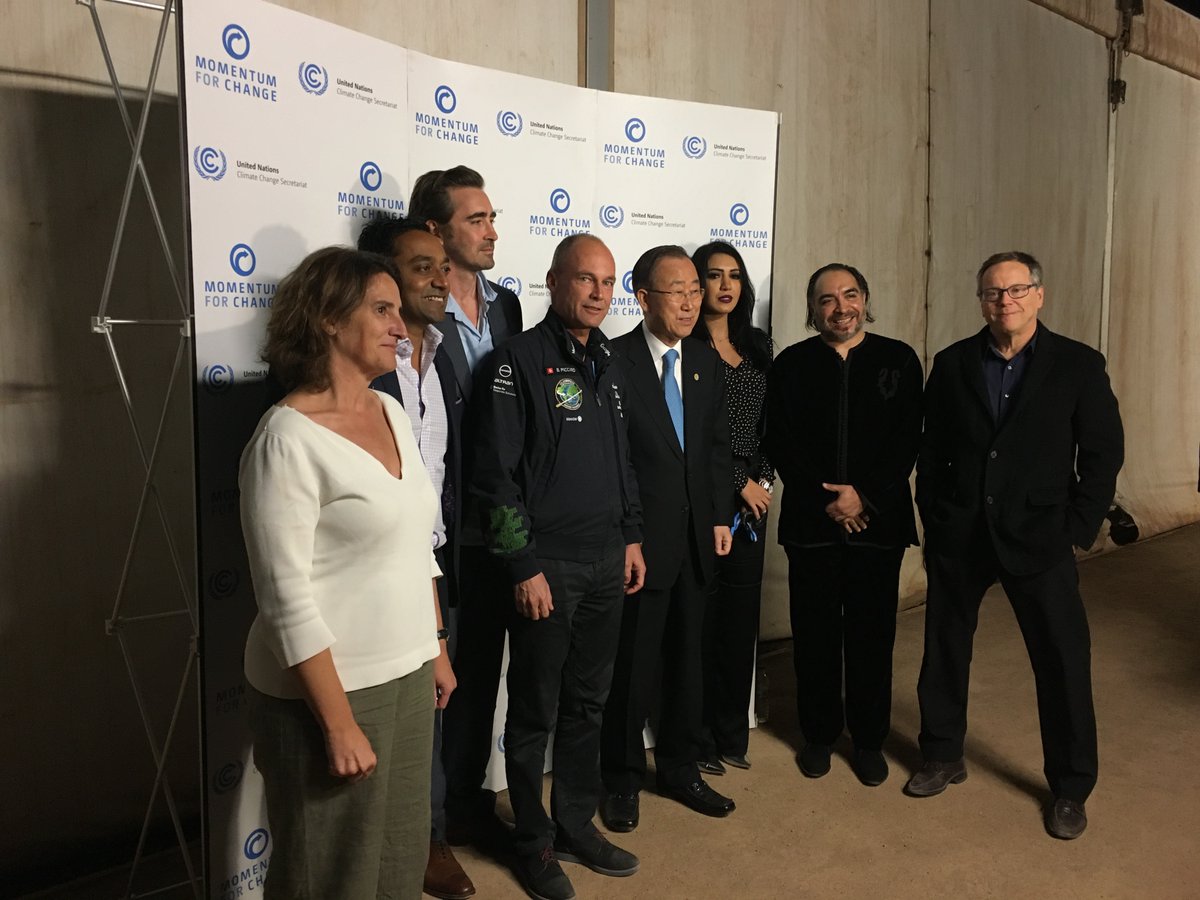 Ban Ki-moon greets the #MomentumForChange winners at #COP21 …
