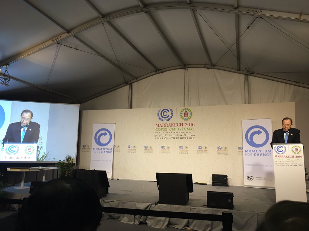 Ban Ki-moon salutes #Momentumforchange award winners at #cop22  …