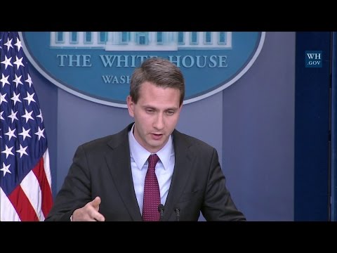 12/02/16: White House Press Briefing