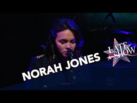 Norah Jones Performs ‘Peace’