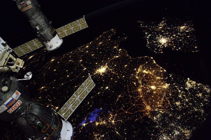 Awesome view just in from Thomas Pesquet!A strange feeling: I think of what frie…