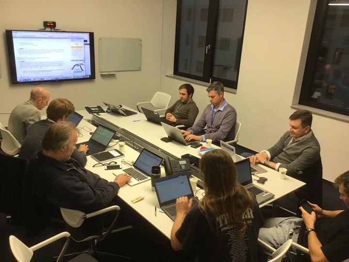 This is what today’s  #GaiaAMA looks like here at ESOC: Dave Milligan & the miss…