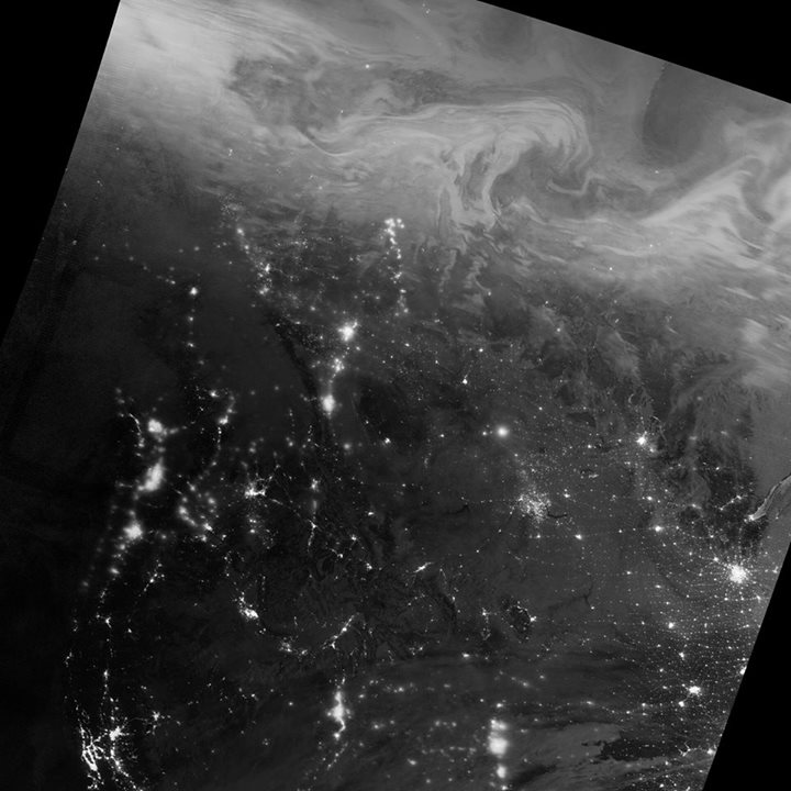 A mass of energetic particles from the sun smashed into Eart…