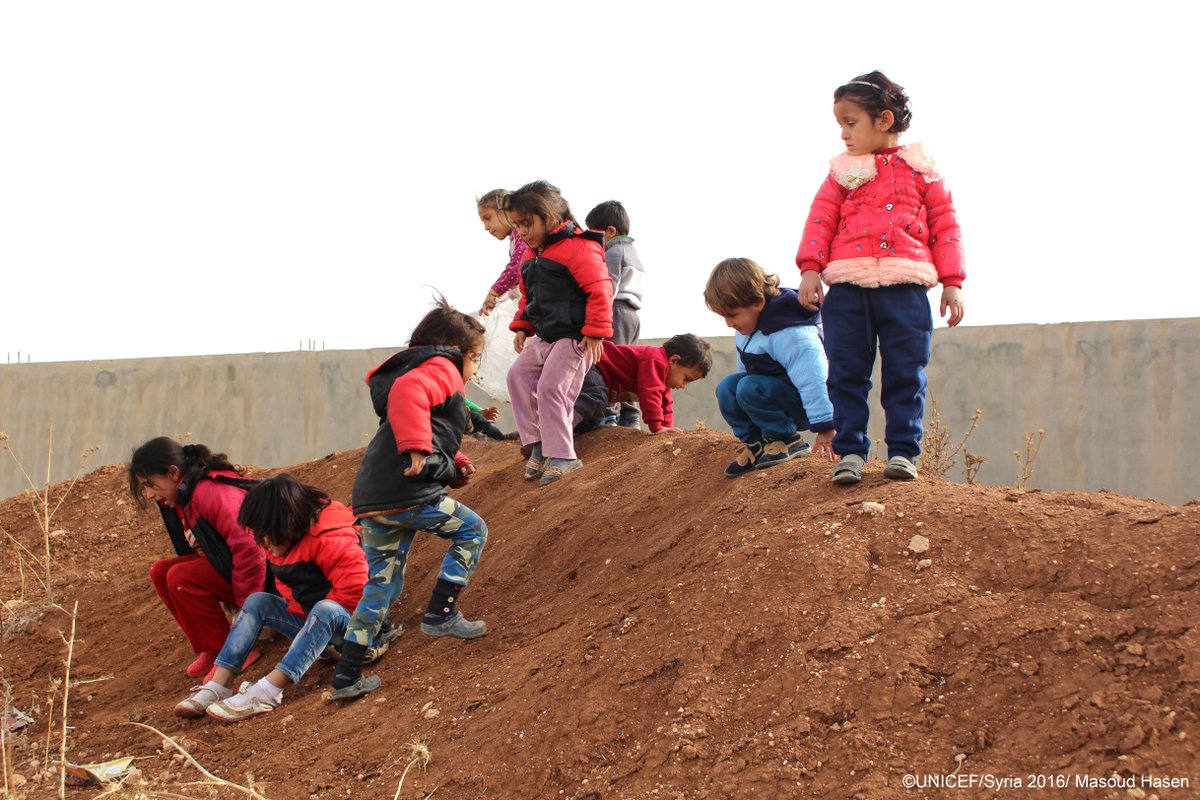 #Syria: We’re providing #winter clothes & thermal blankets for 740,000 child…