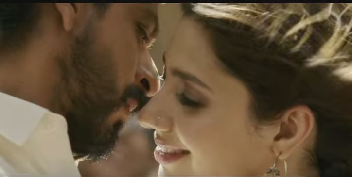 Trailer Talk: SRK’s “Raees” Has BLOCKBUSTER Written All Over It…