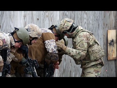 Latvian and US troops train together