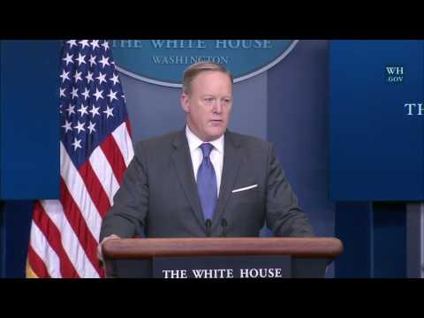 1/30/17: White House Press Briefing