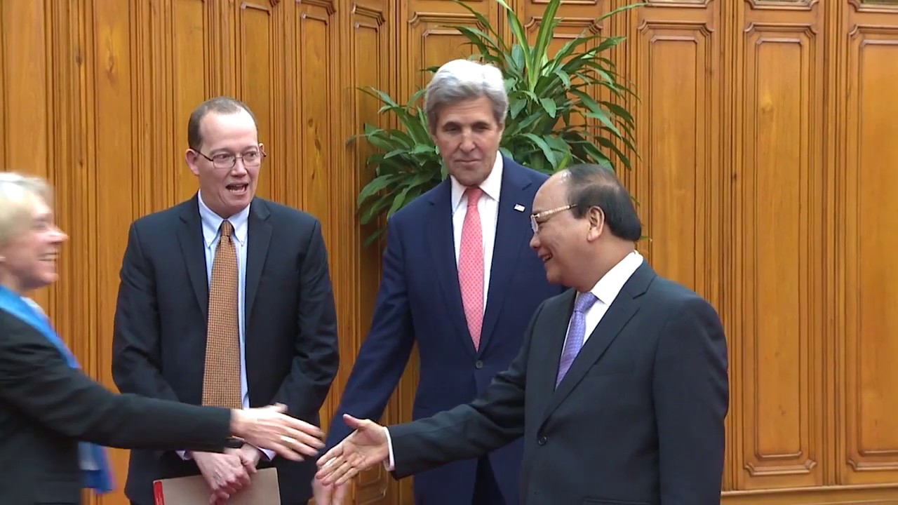 Secretary Kerry Meets With Vietnamese Prime Minister