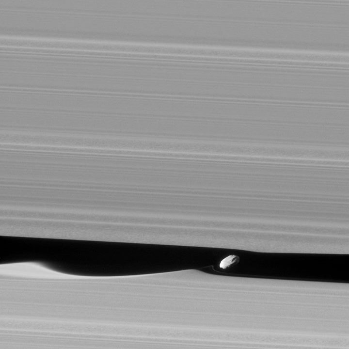 Making waves! In this closest view yet of Saturn’s small moo…