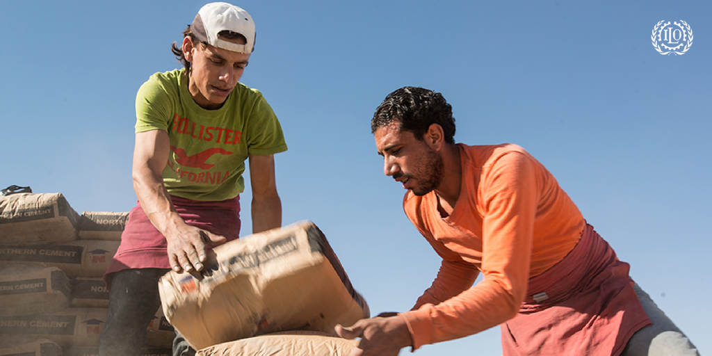 Aside from food and shelter, refugees need decent work:   #UN4RefugeesMigrants …