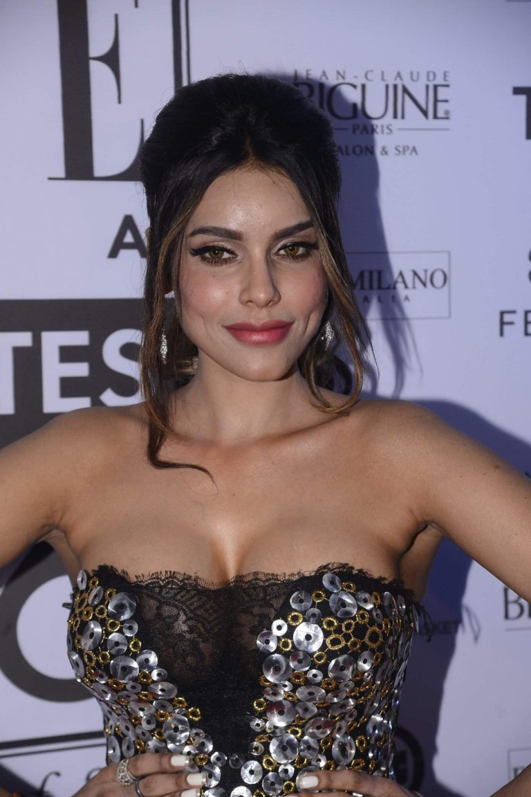 Hot Celebrities at Elle Graduate Awards | Indian Models | Fashion