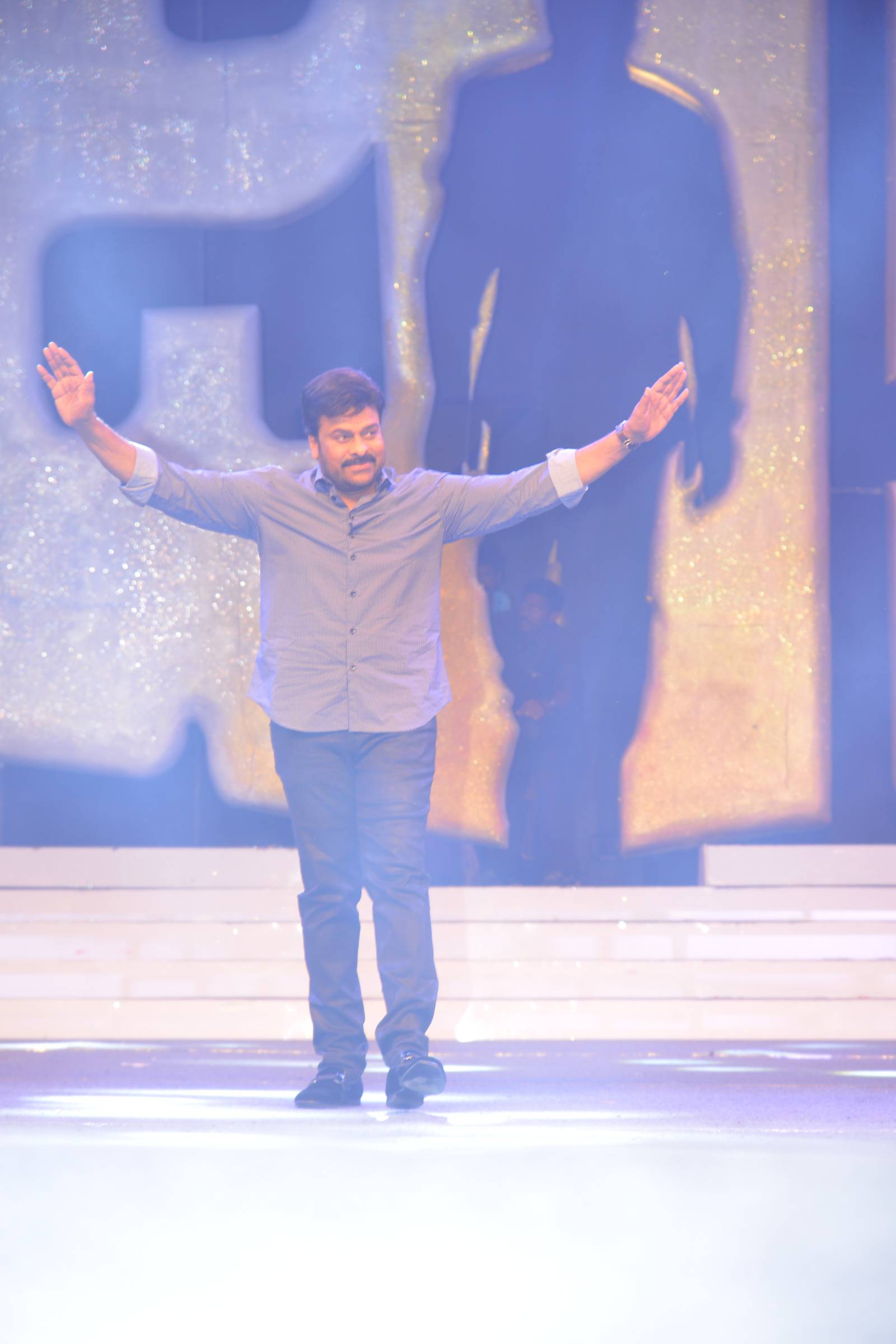 Spectacular Clicks Of Chiranjeevi from KhaidiNo150 Pre-release Event