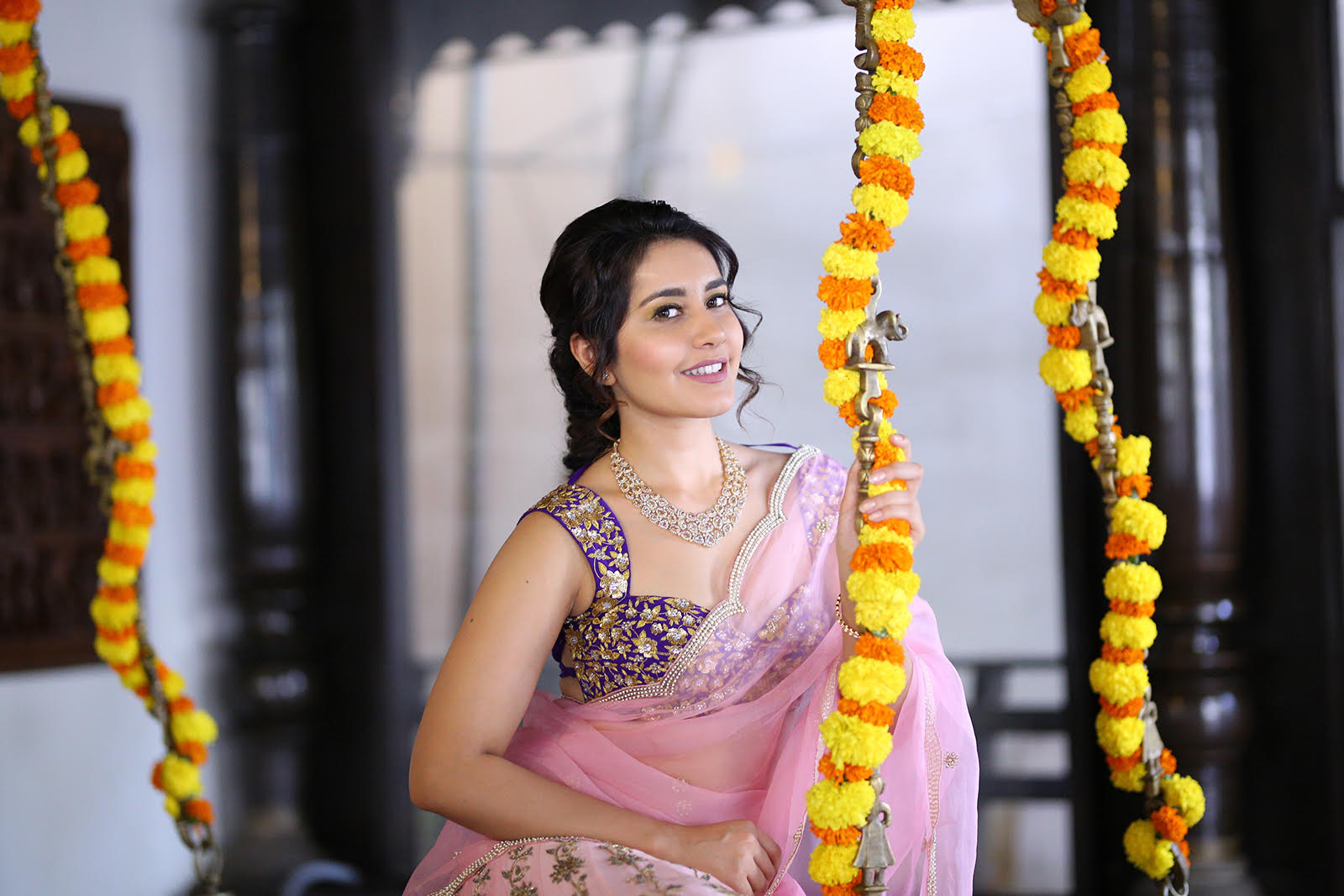 Super Cute yet Dazzling HD Photo Stills Of Raashi Khanna